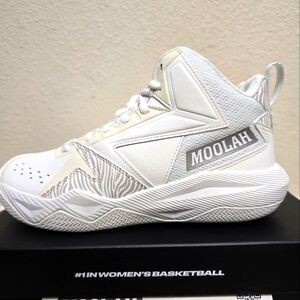 Moolah Youth basketball shoes